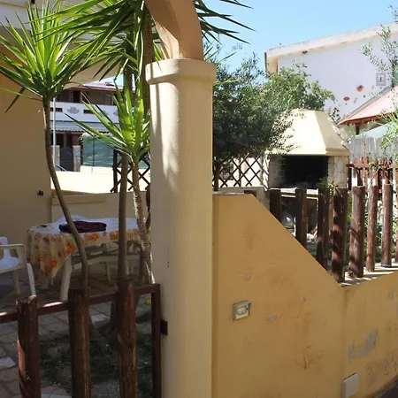 Holiday home Simiri Caposchiera Con Cortile E Bbq