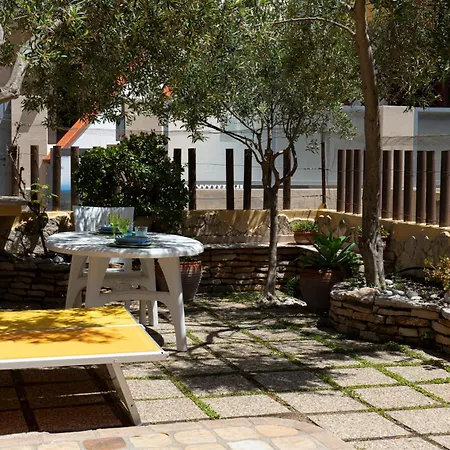 Simiri Caposchiera Con Cortile E Bbq
