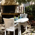 Simiri Caposchiera Con Cortile E Bbq * וילסימיוס