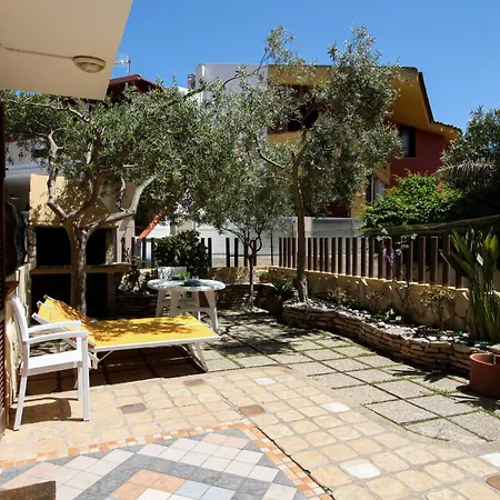 Сasa de vacaciones Simiri Caposchiera Con Cortile E Bbq *